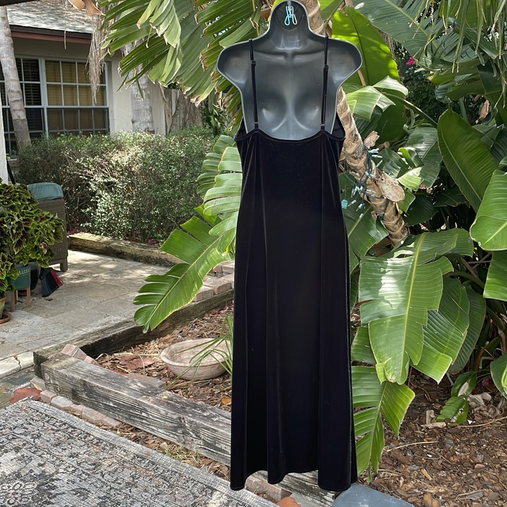 Velvet slip dress with appliqué - Picture 5 of 9